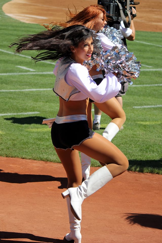 Oakland Raiders sued by Raiderettes cheerleaders